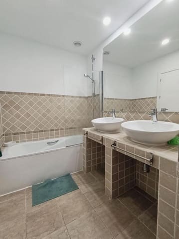 2 Zimmer Apartment zu vermieten in La Concha - Resina Golf, Estepona mit Pool Garage - 1.950 € (Ref: 10077546)