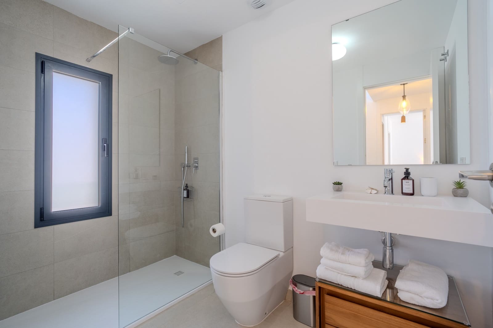 Maison de Ville de 3 chambres à louer à El Paraiso avec piscine garage - 4 500 € (Ref: 10077547)