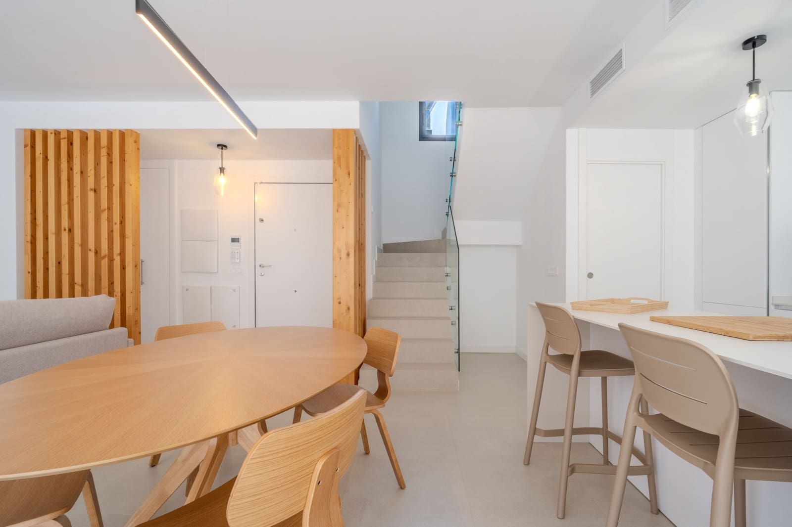 Maison de Ville de 3 chambres à louer à El Paraiso avec piscine garage - 4 500 € (Ref: 10077547)