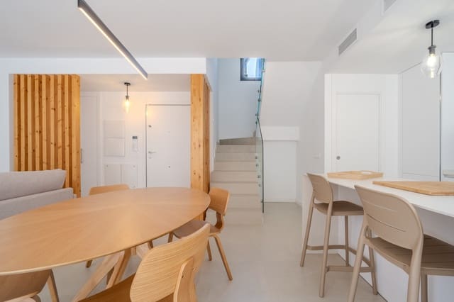 Maison de Ville de 3 chambres à louer à El Paraiso, Estepona avec piscine garage - 4 500 € (Ref: 10077547)