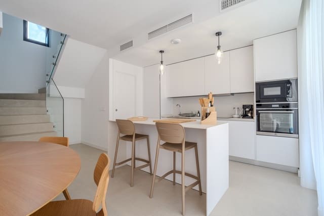 Maison de Ville de 3 chambres à louer à El Paraiso, Estepona avec piscine garage - 4 500 € (Ref: 10077547)