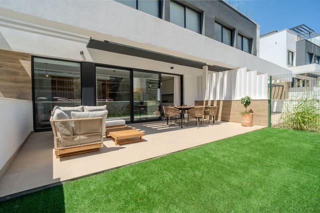 Maison de Ville de 3 chambres à louer à El Paraiso, Estepona avec piscine garage - 4 500 € (Ref: 10077547)
