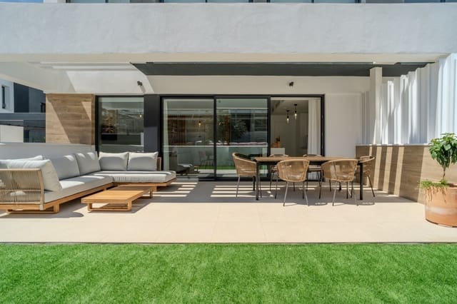 Maison de Ville de 3 chambres à louer à El Paraiso, Estepona avec piscine garage - 4 500 € (Ref: 10077547)