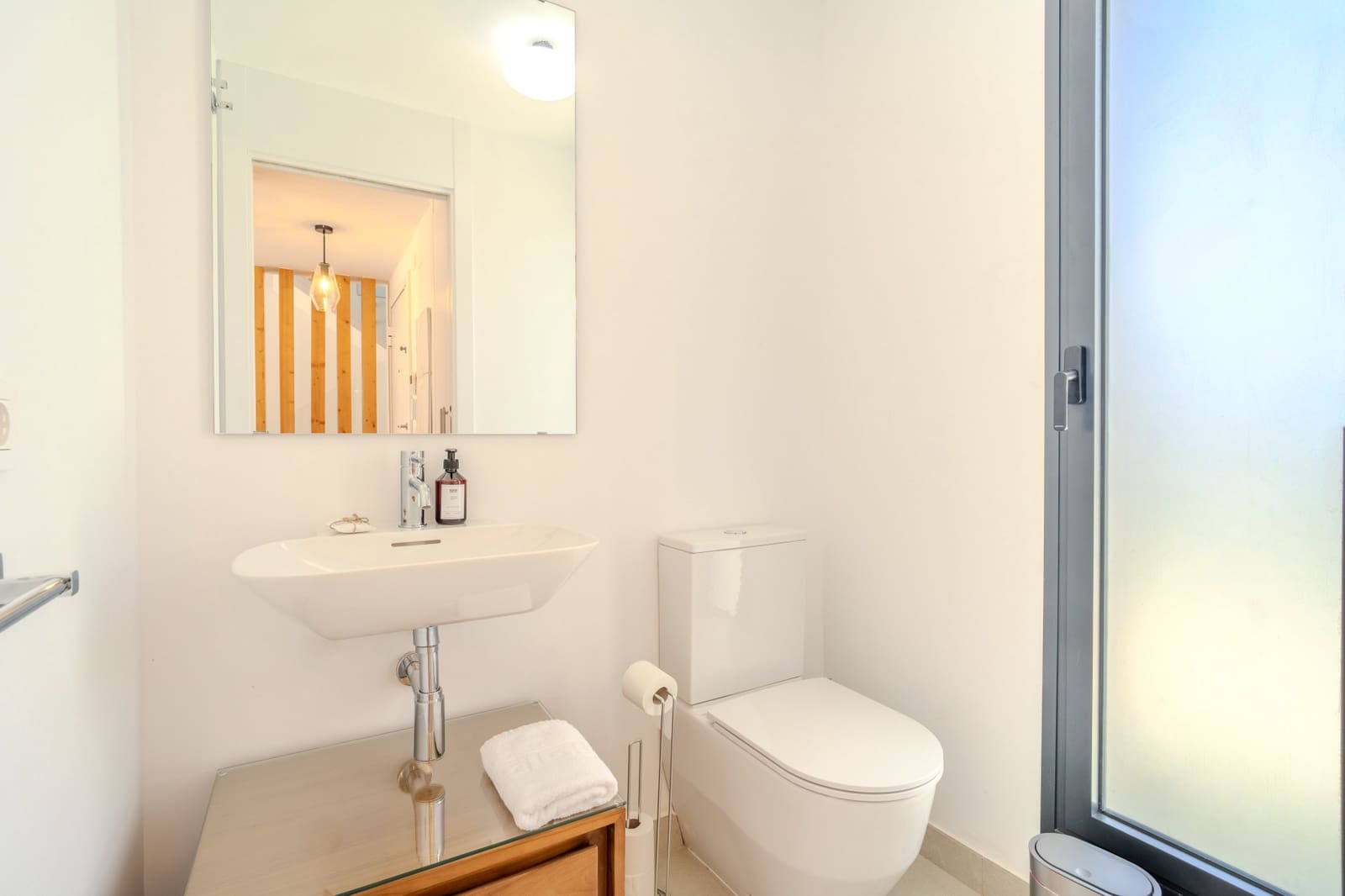 Maison de Ville de 3 chambres à louer à El Paraiso avec piscine garage - 4 500 € (Ref: 10077547)