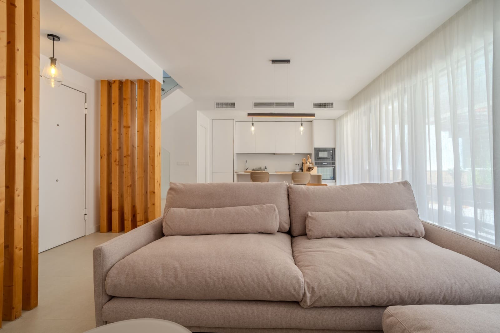 Maison de Ville de 3 chambres à louer à El Paraiso avec piscine garage - 4 500 € (Ref: 10077547)