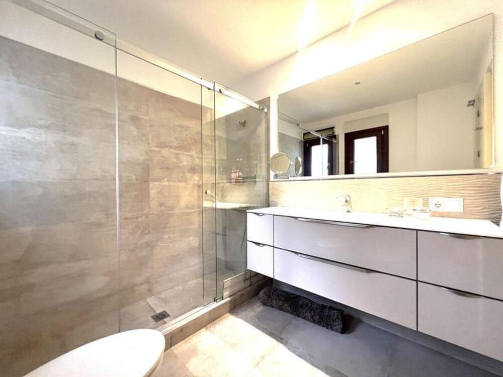 Appartement de 3 chambres à louer à Marbella avec piscine garage - 6 000 € (Ref: 10077548)