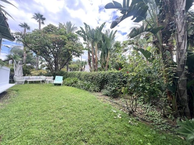 Appartement de 3 chambres à louer à Lomas De Marbella, Marbella avec piscine garage - 6 000 € (Ref: 10077548)