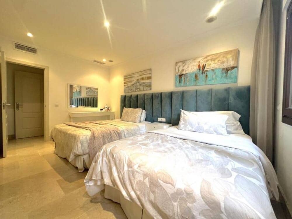Appartement de 3 chambres à louer à Marbella avec piscine garage - 6 000 € (Ref: 10077548)