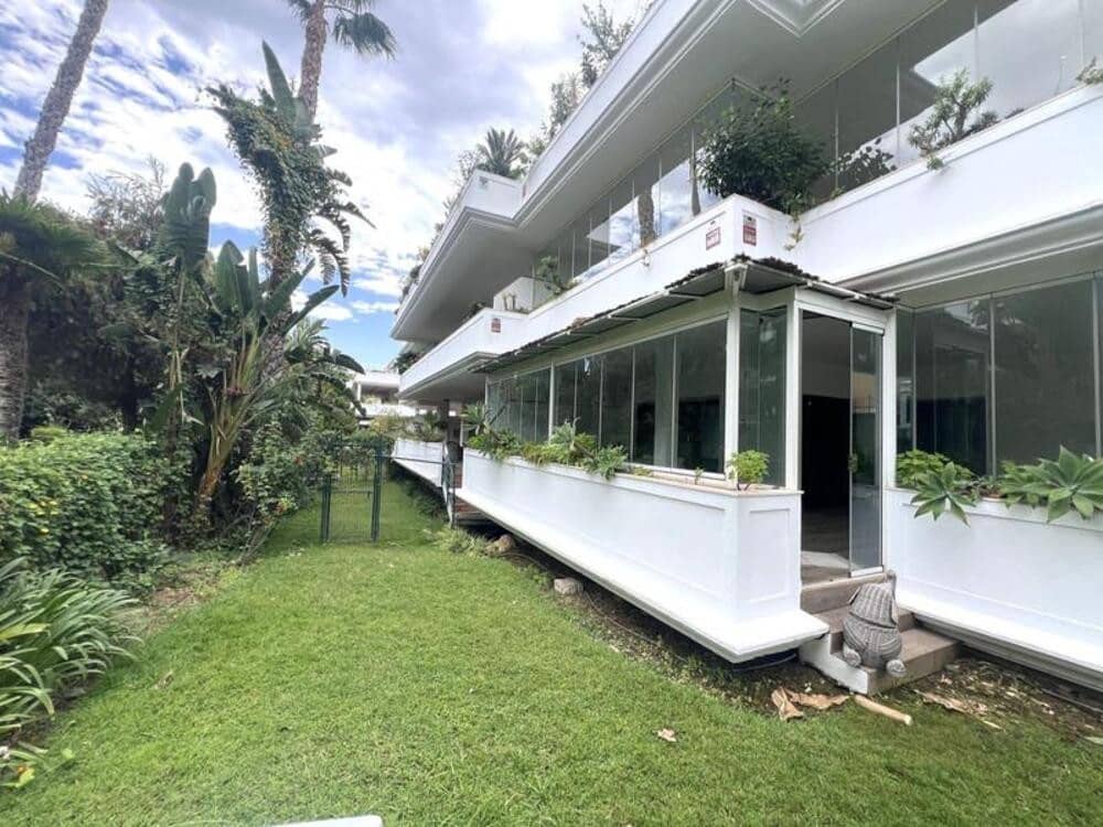 Appartement de 3 chambres à louer à Marbella avec piscine garage - 6 000 € (Ref: 10077548)