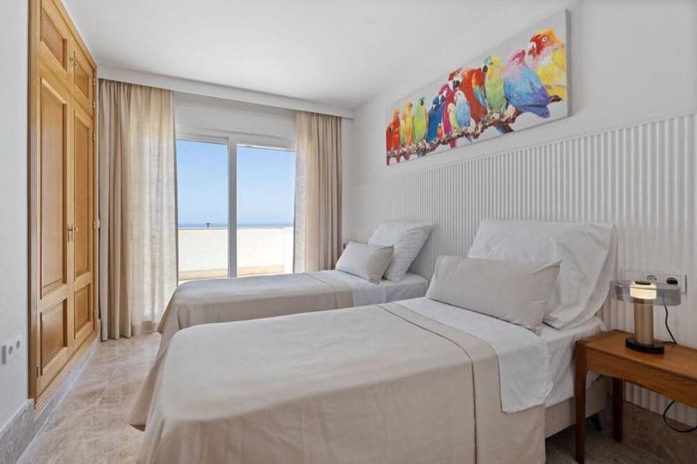 3 soveværelse Penthouse til leje i Marbella med swimmingpool garage - € 3.000 (Ref: 10077549)