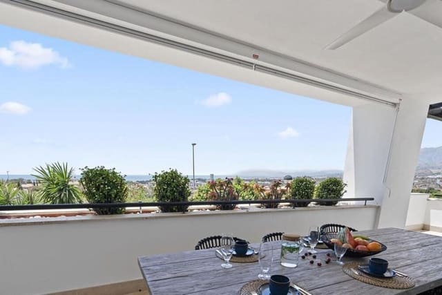 3 soveværelse Penthouse til leje i Santa Clara, Marbella med swimmingpool garage - € 3.000 (Ref: 10077549)