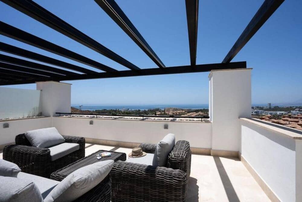 3 soveværelse Penthouse til leje i Marbella med swimmingpool garage - € 3.000 (Ref: 10077549)