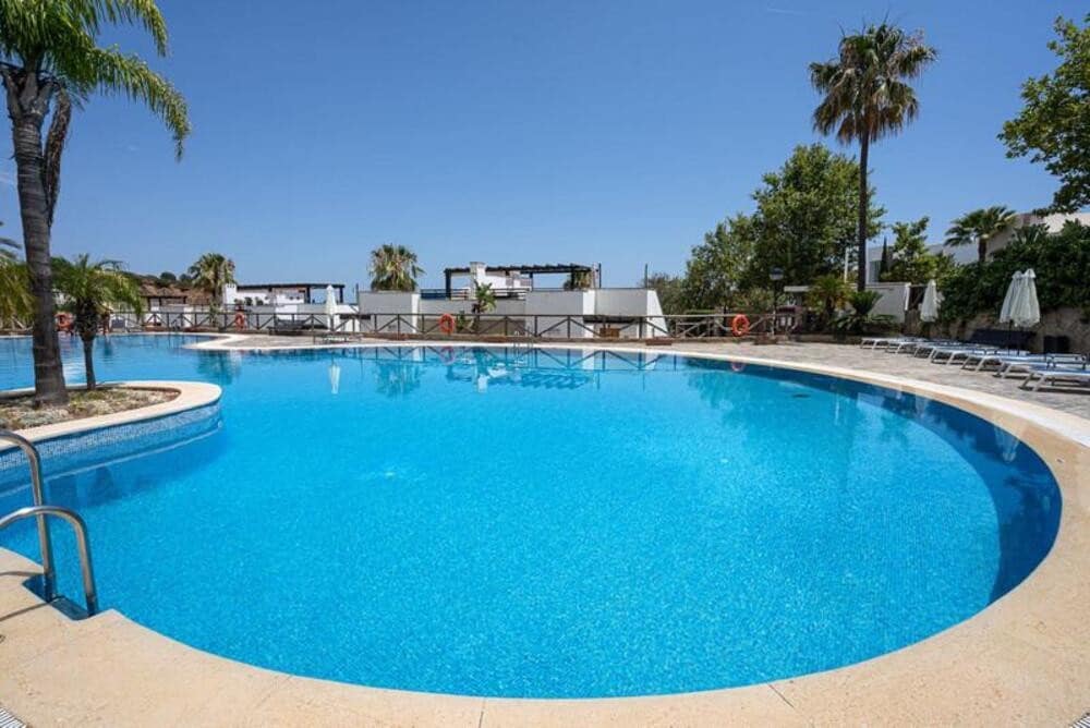 3 soveværelse Penthouse til leje i Marbella med swimmingpool garage - € 3.000 (Ref: 10077549)