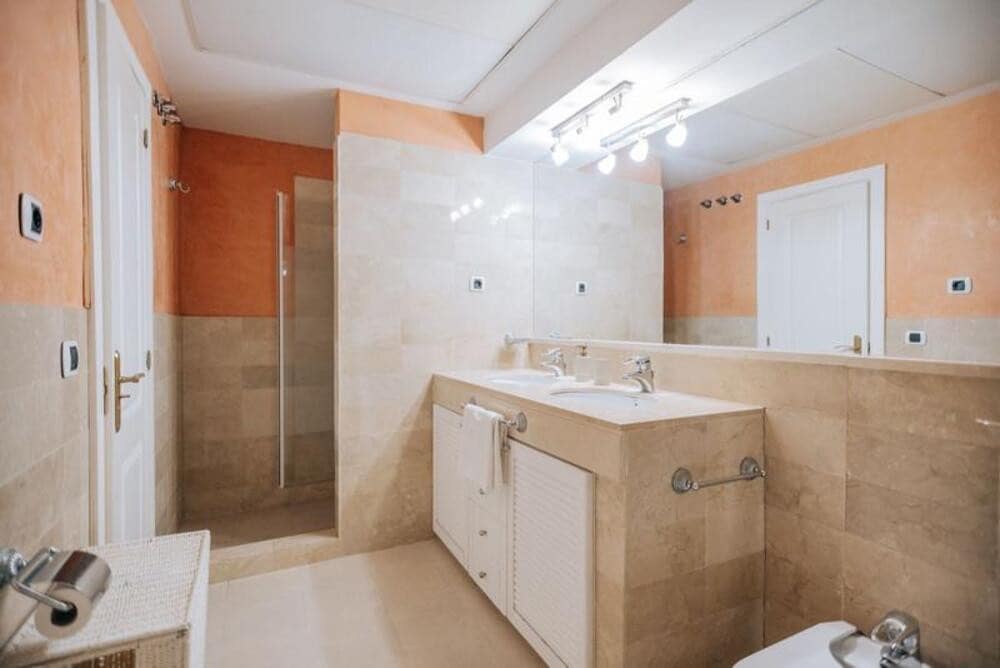 2 sovrum Lägenhet att hyra i Marbella med pool garage - 2 150 € (Ref: 10077550)