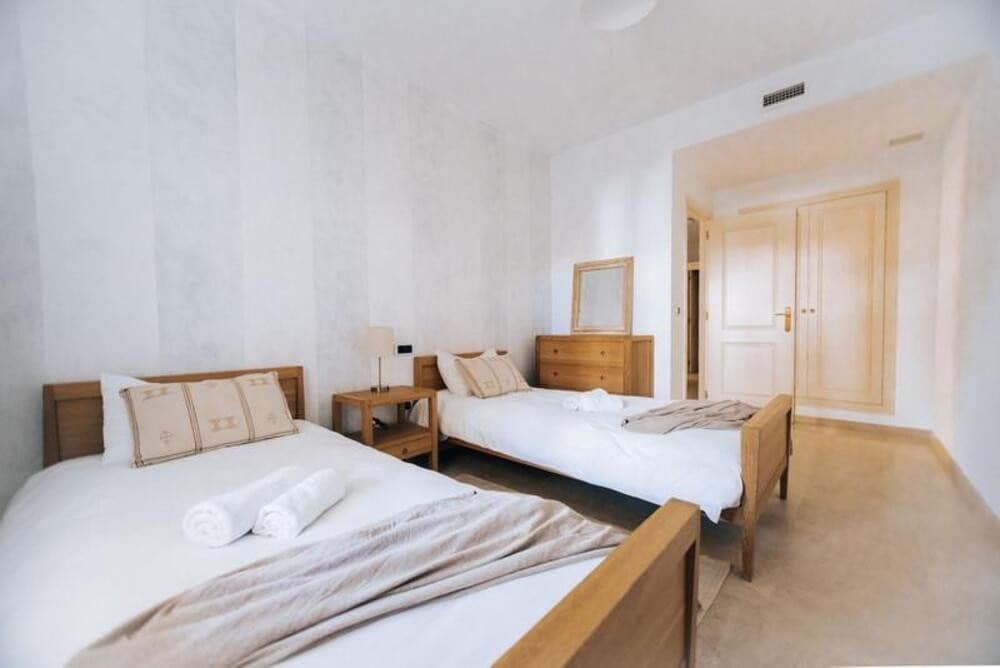 2 sovrum Lägenhet att hyra i Marbella med pool garage - 2 150 € (Ref: 10077550)