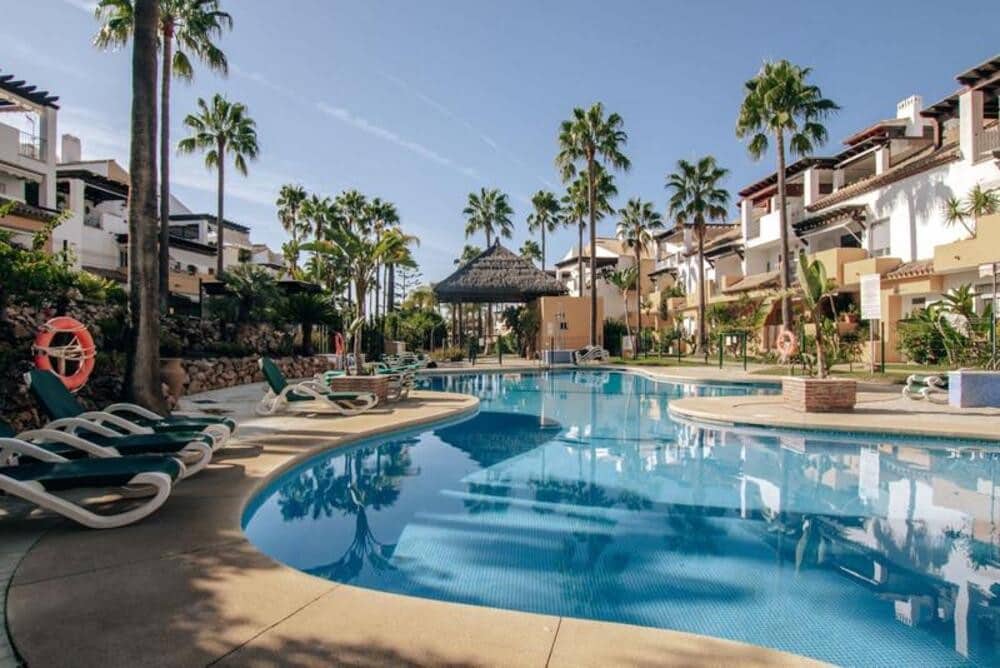 2 sovrum Lägenhet att hyra i Marbella med pool garage - 2 150 € (Ref: 10077550)
