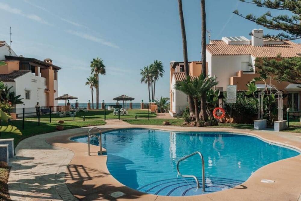 2 sovrum Lägenhet att hyra i Marbella med pool garage - 2 150 € (Ref: 10077550)