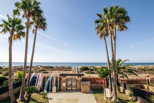 2 soveværelse Lejlighed til leje i Bahía de Marbella, Marbella med swimmingpool garage - € 2.150 (Ref: 10077550)