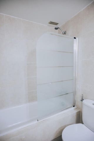 2 soveværelse Lejlighed til leje i Bahía de Marbella, Marbella med swimmingpool garage - € 2.150 (Ref: 10077550)