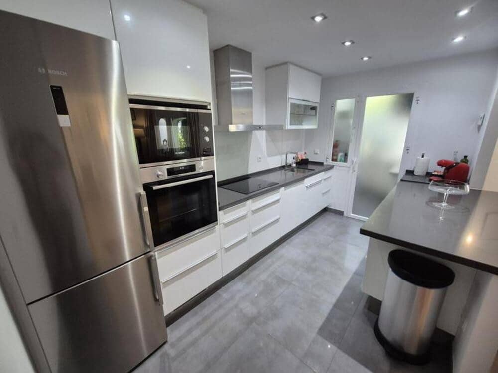 2 Zimmer Apartment zu vermieten in Marbella mit Pool - 2.400 € (Ref: 10080328)