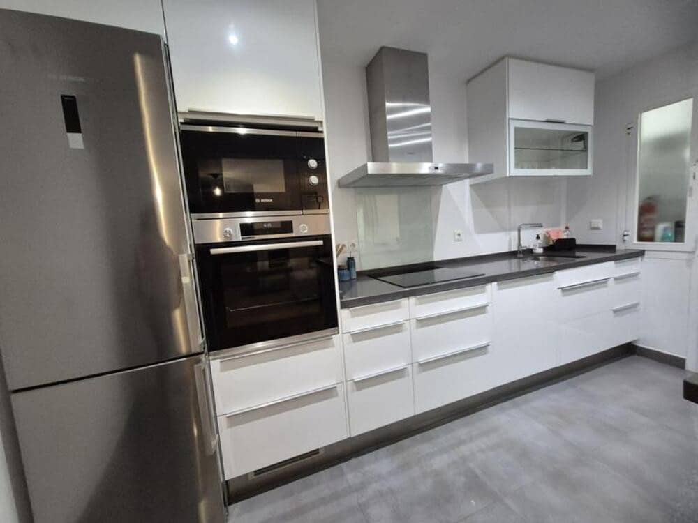 2 Zimmer Apartment zu vermieten in Marbella mit Pool - 2.400 € (Ref: 10080328)