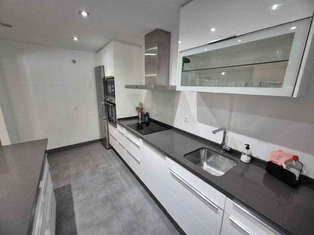 2 Zimmer Apartment zu vermieten in Marbella mit Pool - 2.400 € (Ref: 10080328)