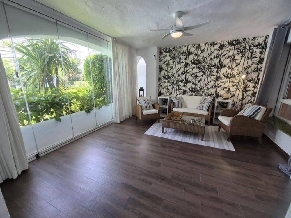 2 Zimmer Apartment zu vermieten in Marbella mit Pool - 2.400 € (Ref: 10080328)
