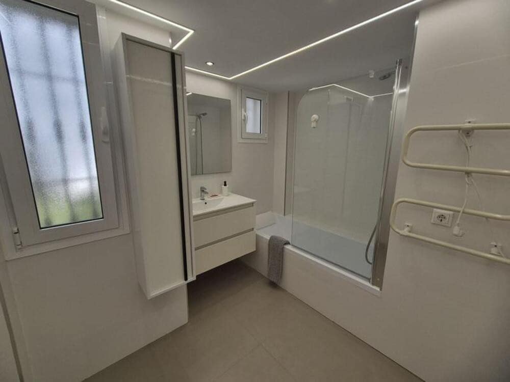2 Zimmer Apartment zu vermieten in Marbella mit Pool - 2.400 € (Ref: 10080328)