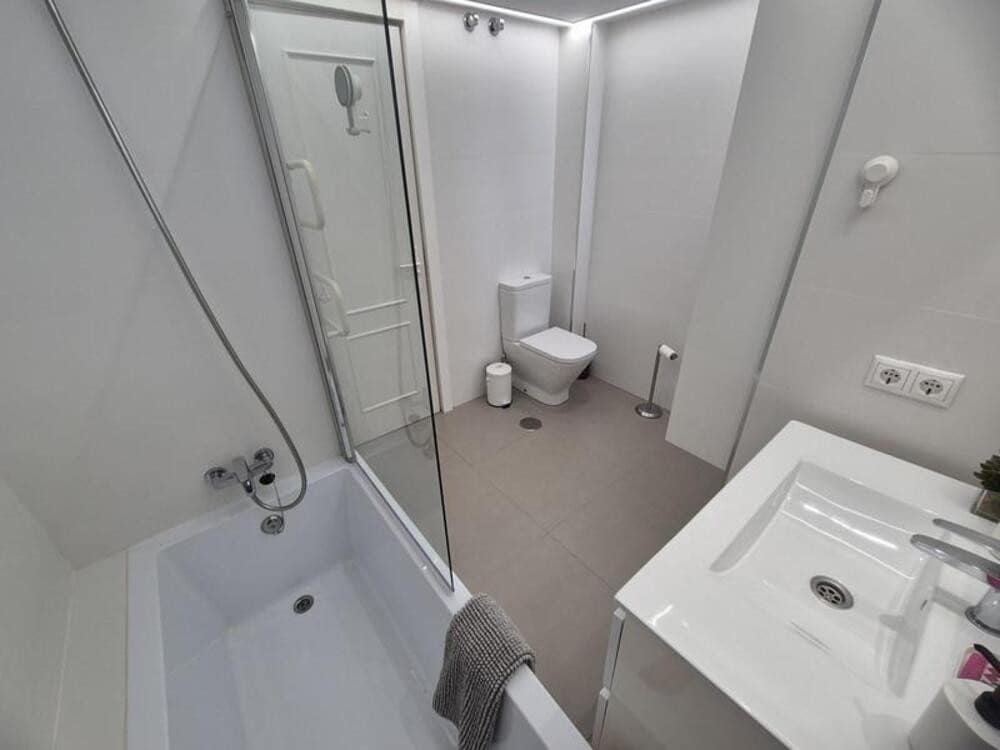 2 Zimmer Apartment zu vermieten in Marbella mit Pool - 2.400 € (Ref: 10080328)