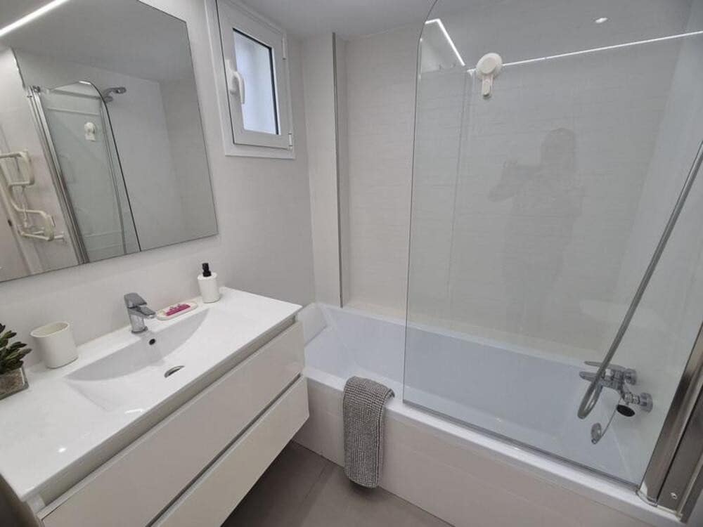 2 Zimmer Apartment zu vermieten in Marbella mit Pool - 2.400 € (Ref: 10080328)