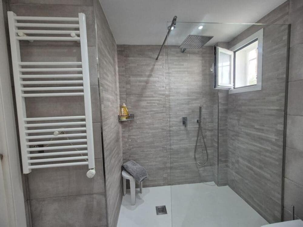 2 Zimmer Apartment zu vermieten in Marbella mit Pool - 2.400 € (Ref: 10080328)