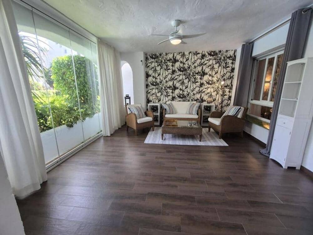 2 Zimmer Apartment zu vermieten in Marbella mit Pool - 2.400 € (Ref: 10080328)