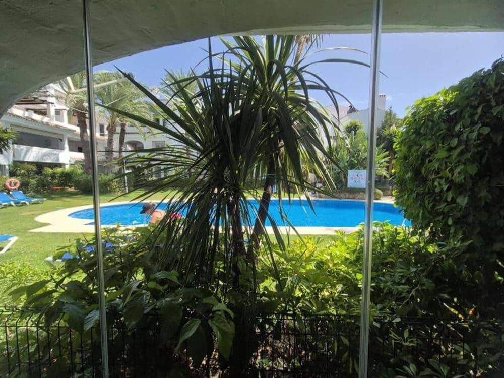 2 Zimmer Apartment zu vermieten in Marbella mit Pool - 2.400 € (Ref: 10080328)