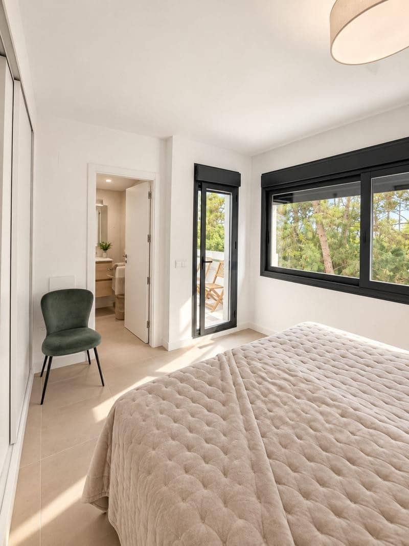 3 Zimmer Haus zu vermieten in El Paraiso mit Pool Garage - 3.000 € (Ref: 10080331)