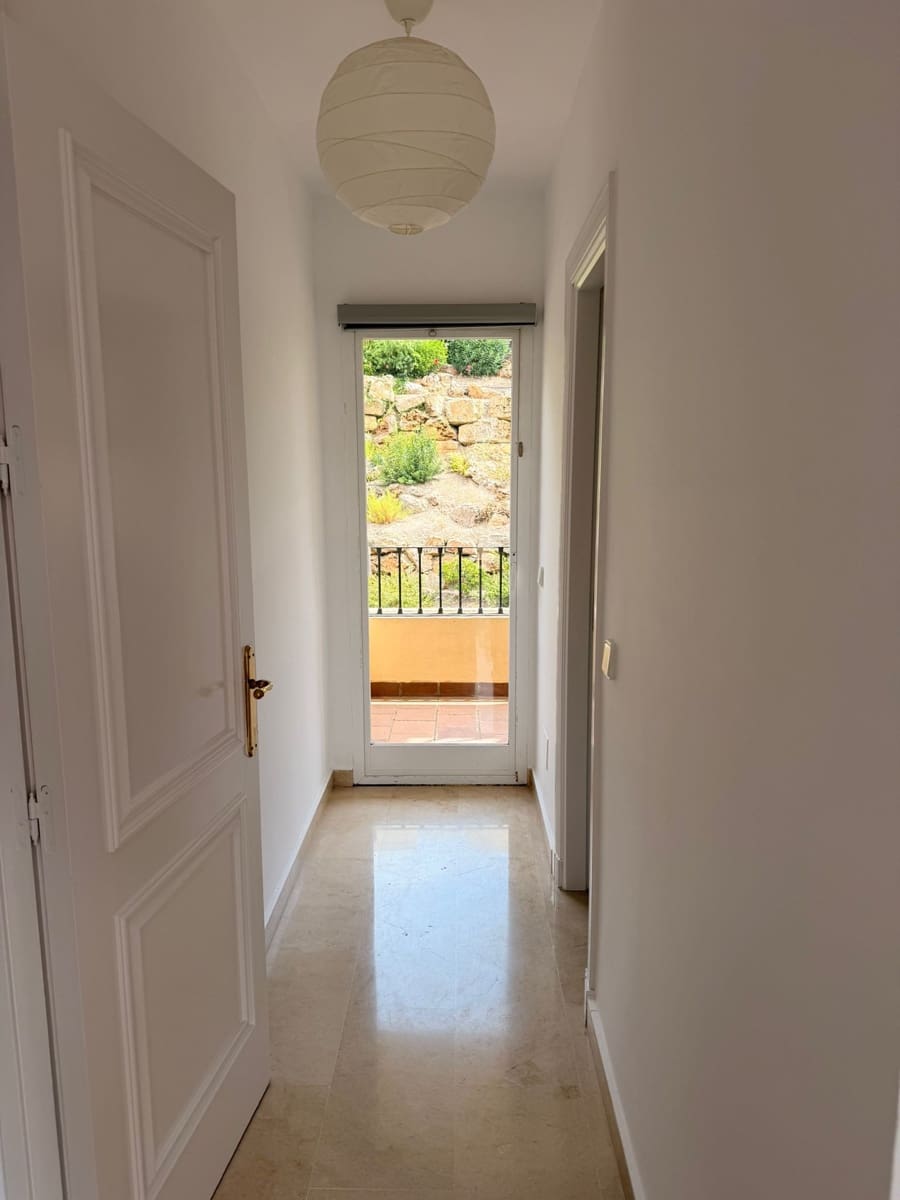 2 soveværelse Penthouse til leje i Benahavis med swimmingpool garage - € 2.000 (Ref: 10088535)