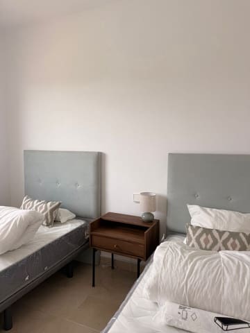 2 soveværelse Penthouse til leje i La Quinta, Benahavís med swimmingpool garage - € 2.000 (Ref: 10088535)