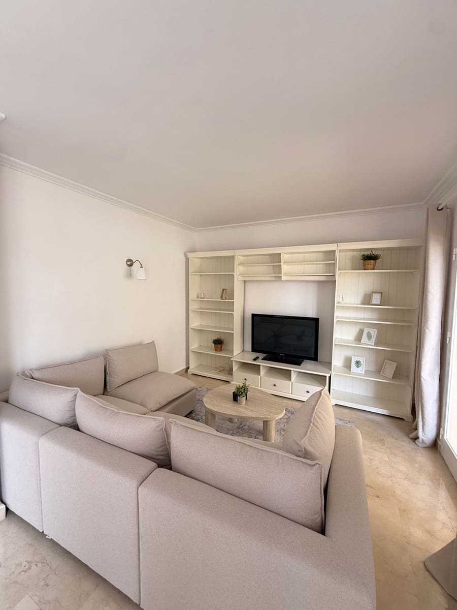 2 soveværelse Penthouse til leje i Benahavis med swimmingpool garage - € 2.000 (Ref: 10088535)