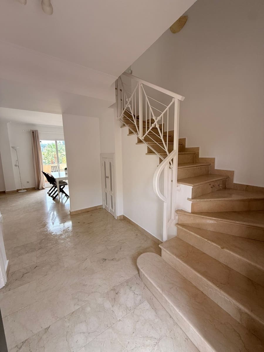 2 soveværelse Penthouse til leje i Benahavis med swimmingpool garage - € 2.000 (Ref: 10088535)