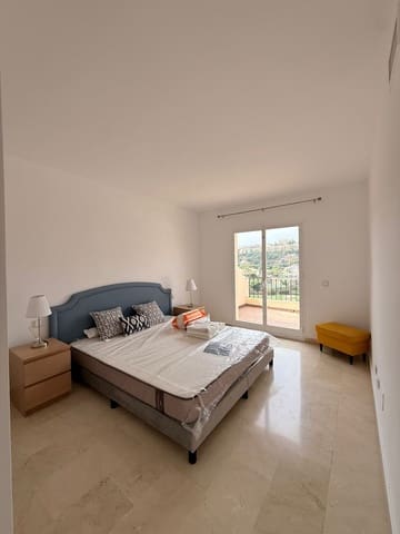 2 soveværelse Penthouse til leje i La Quinta, Benahavís med swimmingpool garage - € 2.000 (Ref: 10088535)