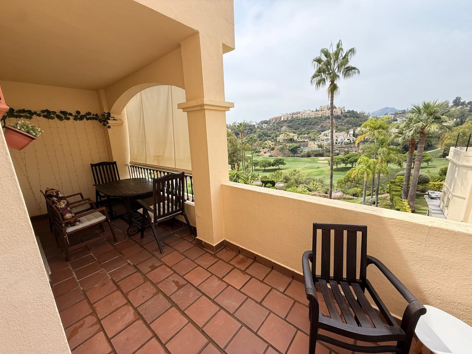 2 soveværelse Penthouse til leje i Benahavis med swimmingpool garage - € 2.000 (Ref: 10088535)