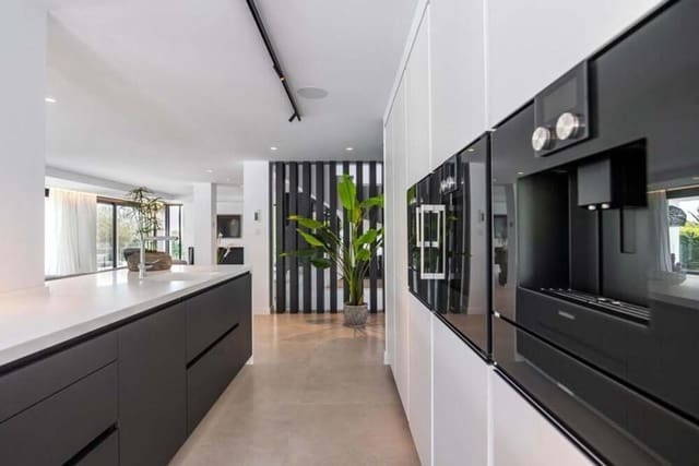 5 slaapkamer Villa te huur in Sierra Blanca, Marbella met zwembad garage - € 18.000 (Ref: 10094135)