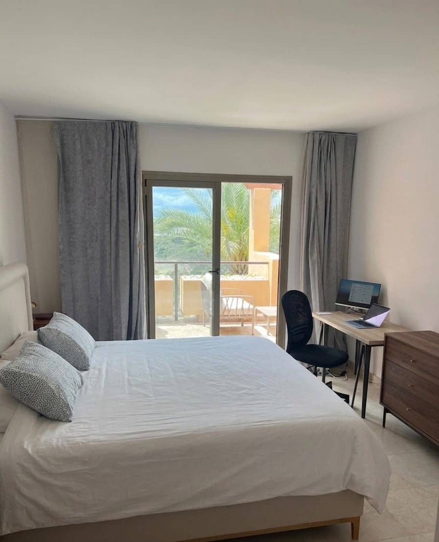 2 quarto Penthouse para arrendar em Benahavis com piscina garagem - 2 800 € (Ref: 10094137)