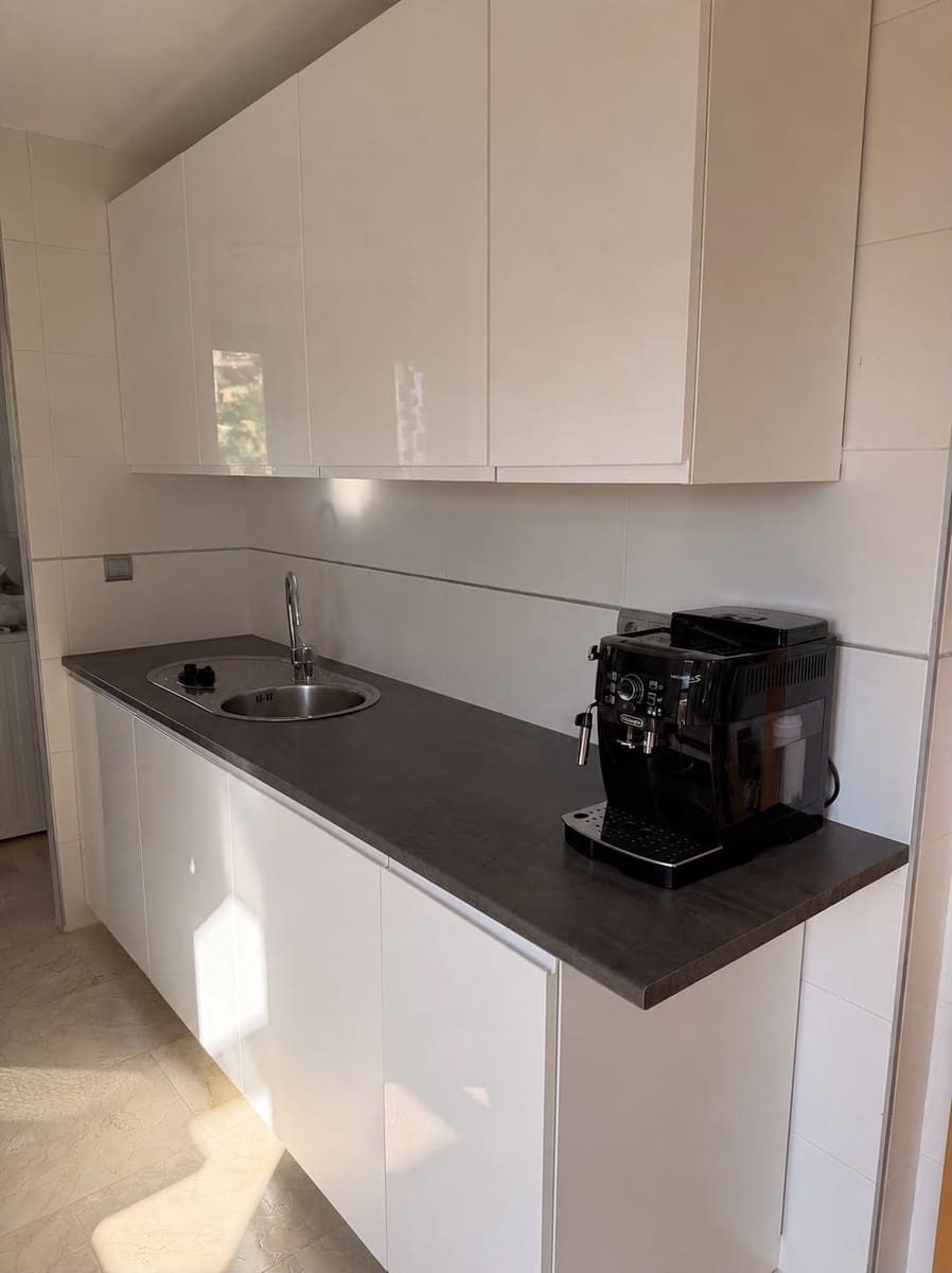 2 quarto Penthouse para arrendar em Benahavis com piscina garagem - 2 800 € (Ref: 10094137)