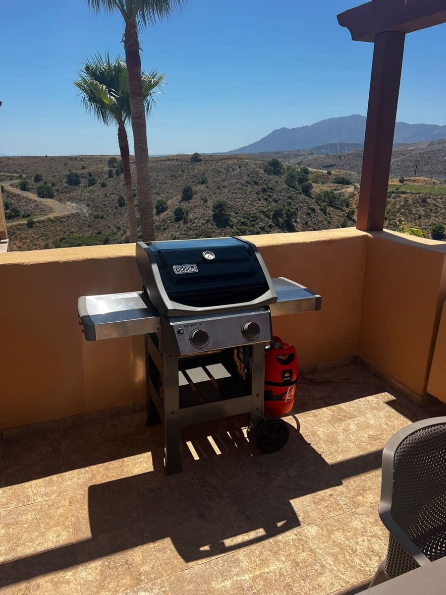 2 quarto Penthouse para arrendar em Benahavis com piscina garagem - 2 800 € (Ref: 10094137)