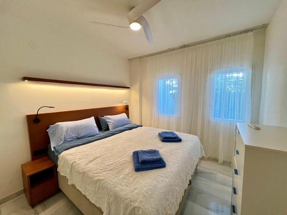 3 soveværelse Lejlighed til leje i Marbella med swimmingpool garage - € 4.000 (Ref: 10094138)