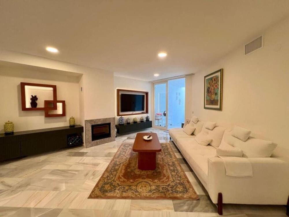 3 soveværelse Lejlighed til leje i Marbella med swimmingpool garage - € 4.000 (Ref: 10094138)