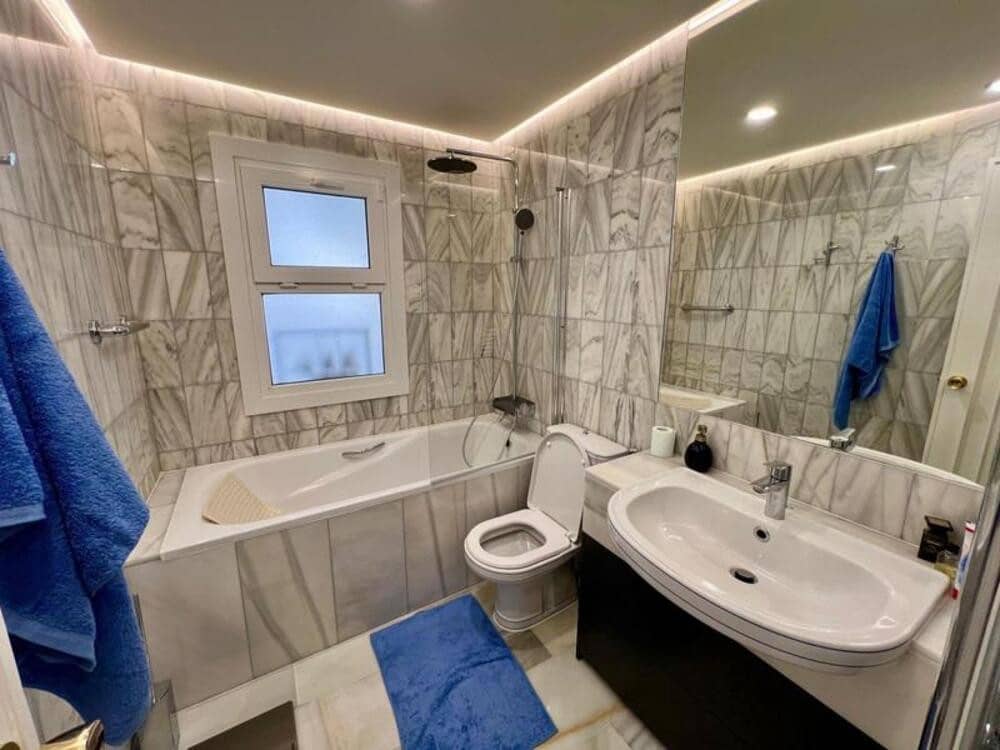 3 soveværelse Lejlighed til leje i Marbella med swimmingpool garage - € 4.000 (Ref: 10094138)