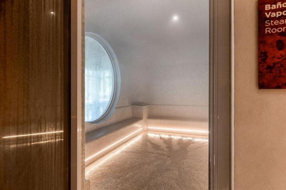 3 quarto Apartamento para arrendar em Marbella com piscina garagem - 6 000 € (Ref: 10094139)