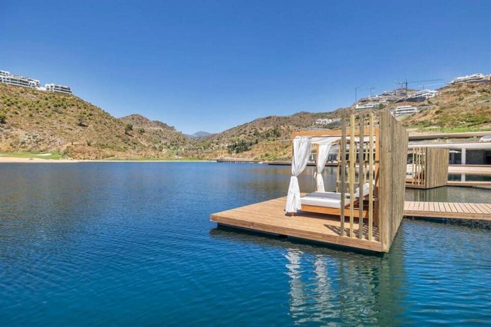 3 quarto Apartamento para arrendar em Marbella com piscina garagem - 6 000 € (Ref: 10094139)
