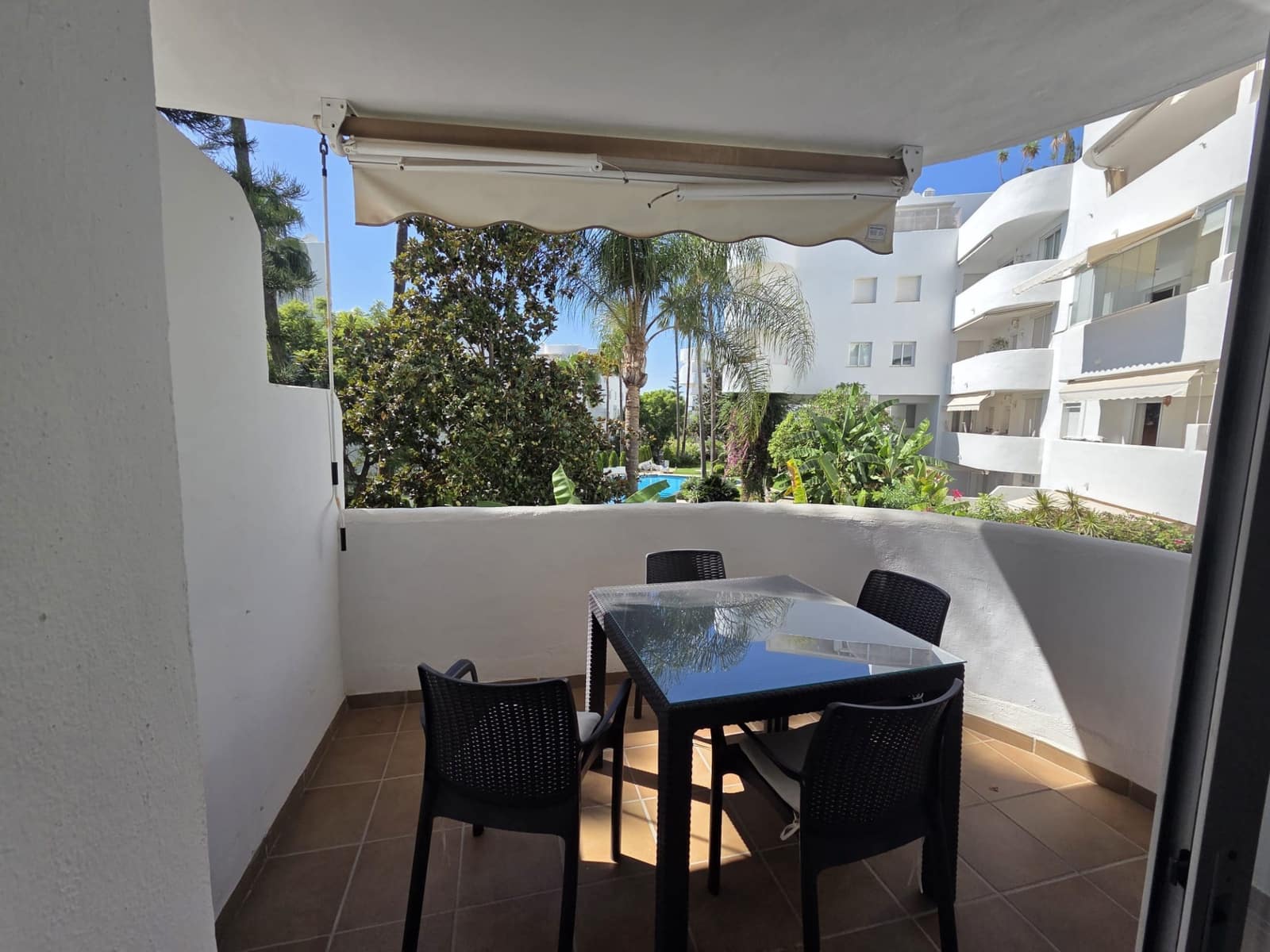 3 soveværelse Lejlighed til leje i Marbella med swimmingpool garage - € 2.700 (Ref: 10094140)